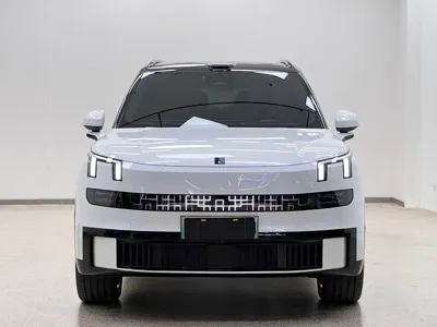Lynk & Co 领克900