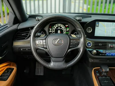 Lexus LS