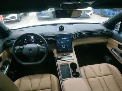 Nio ES8