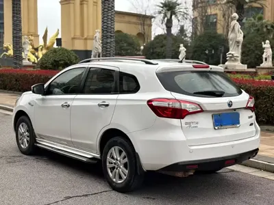 Venucia T70