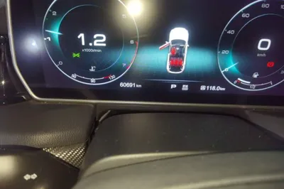 Hongqi HS5