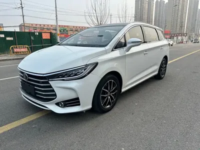 BYD MAX