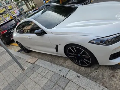 BMW 8-Series