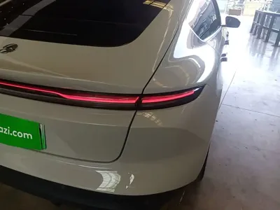 Nio ET5
