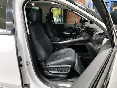 Nio ES8