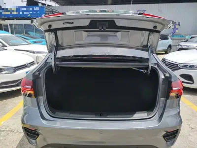 Roewe i5