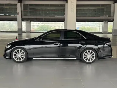 Toyota Reiz