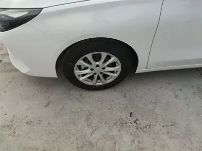 Roewe i5