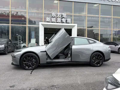 Xpeng P7