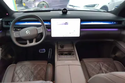 Nio ES8