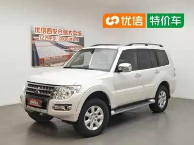 Mitsubishi Pajero (Import)