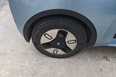 Baojun E300
