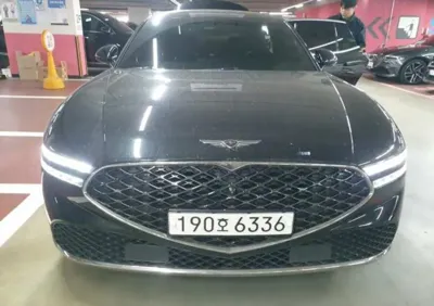 Genesis G90