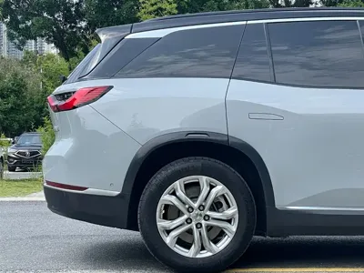 Nio ES8