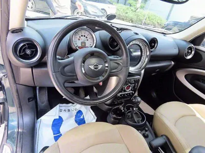 MINI Paceman