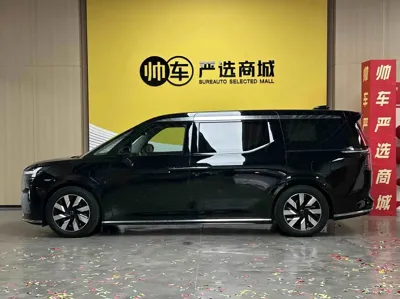 Volvo EM90
