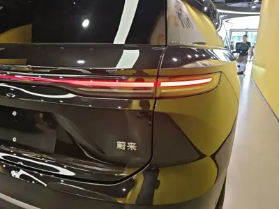 Nio ES8