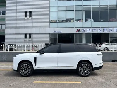 Nio ES8