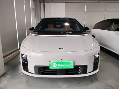 Li Auto 理想i8
