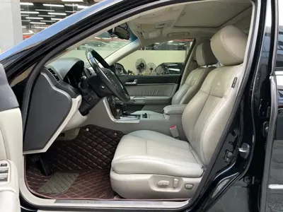 Infiniti M