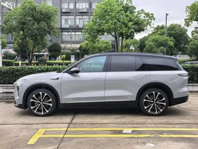 Nio ES8