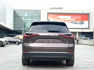 Nio ES8