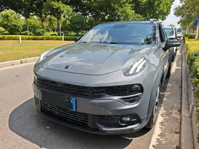 Lynk & Co 02