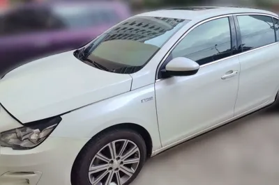 Peugeot 408