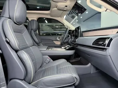 Lincoln Navigator