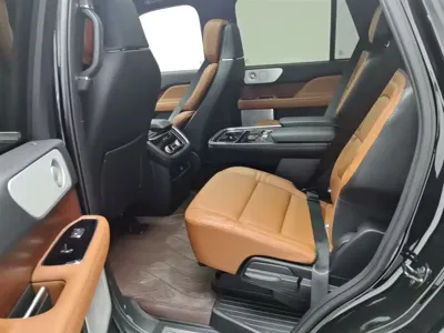 Lincoln Navigator