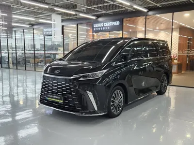 Lexus LM