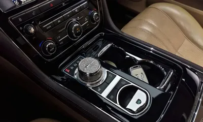 Jaguar XJ