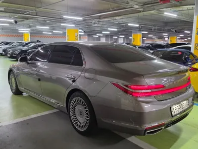 Genesis G90