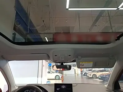 Audi Q2L e-tron