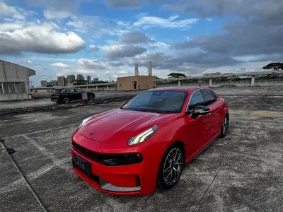 Lynk & Co 03