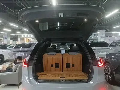 Nio ES8