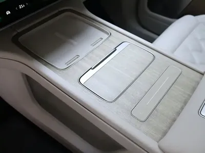 Nio ES8