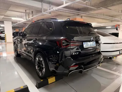 BMW iX3