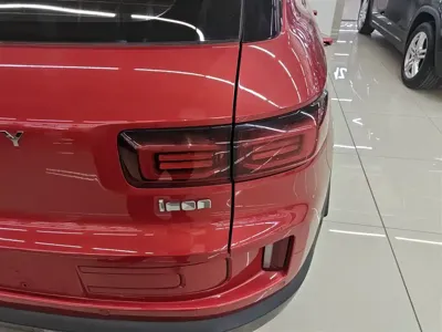 Geely ICON