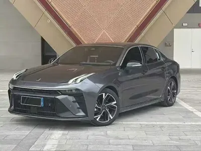 Lynk & Co 03
