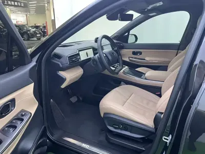 Nio ES8