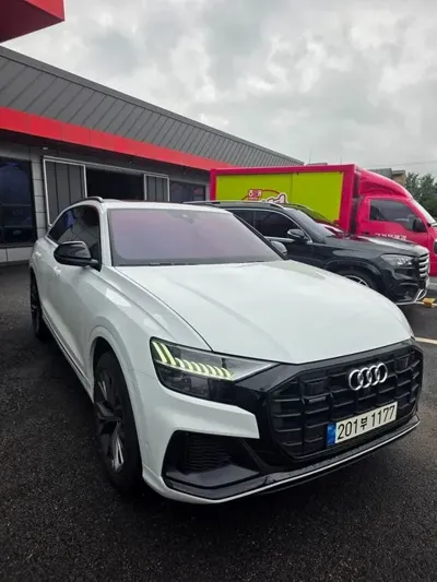 Audi Q8