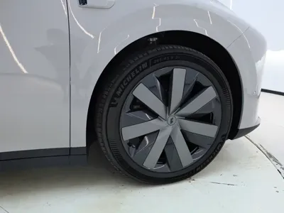 Li Auto 理想i8