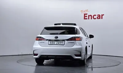 Lexus CT200h