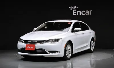 Chrysler 200