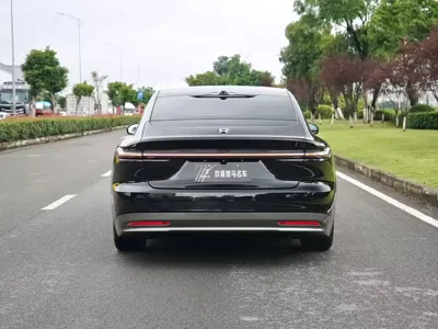 Nio ET7