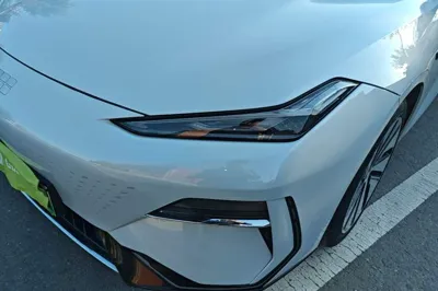 Geely Galaxy E8