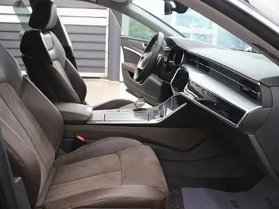Audi A7L