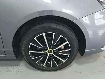 Roewe i5
