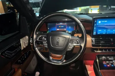 Lincoln Navigator